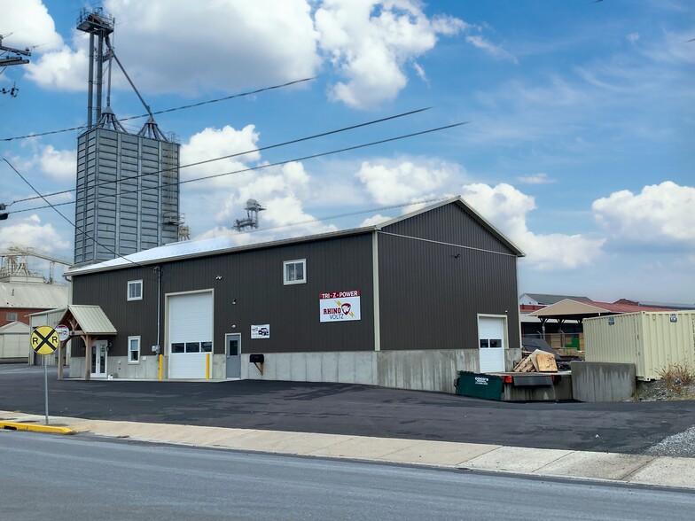 Primary Photo Of 217 S Railroad Ave, New Holland Industrial For Sale