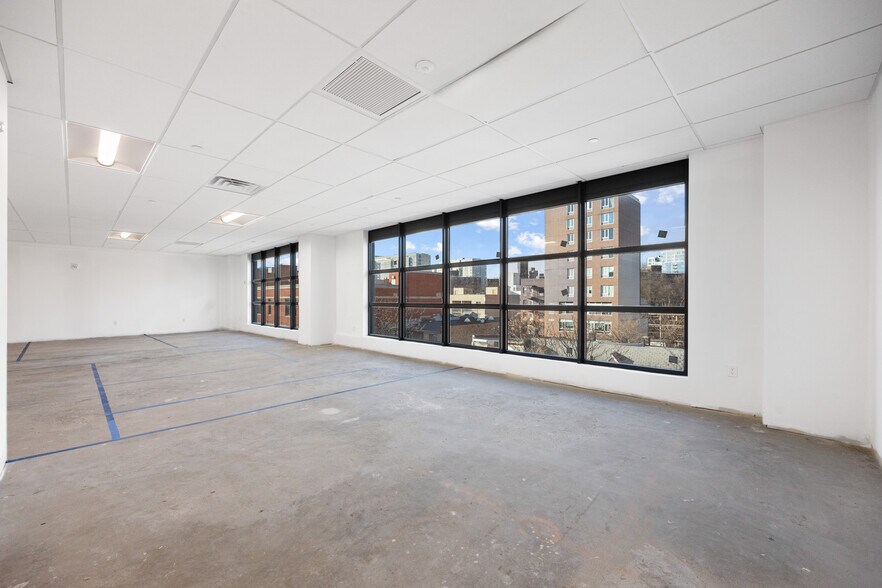 More Photos Of 13320 41st Rd, Flushing Office For Sale