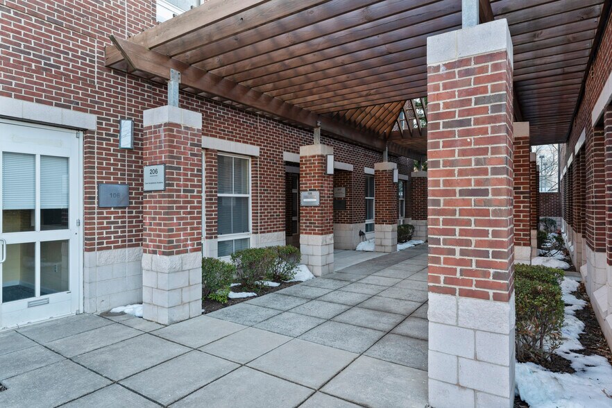 More Photos Of 21165 Whitfield Pl, Sterling Medical For Sale