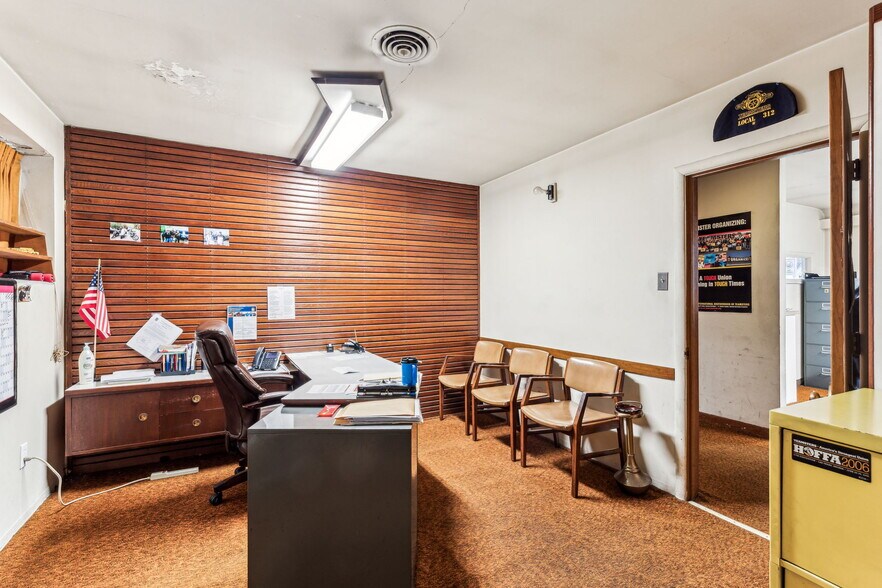 More Photos Of 1453 Edgmont Ave, Chester Office For Sale