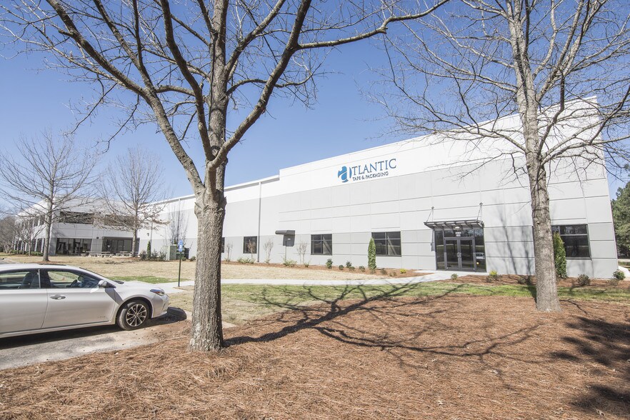 More Photos Of 100 Gardner Park, Peachtree City Warehouse For Lease