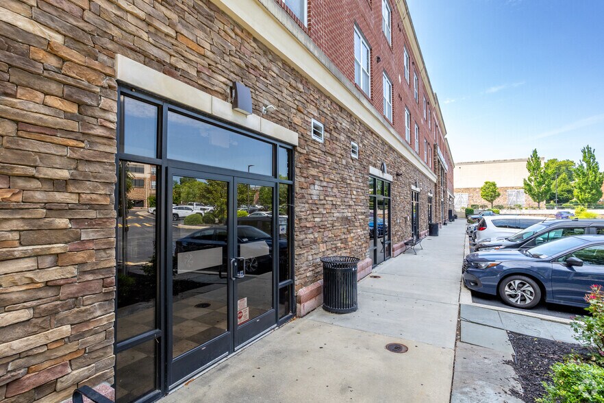 More Photos Of 250 S Main St, Newark Apartments For Lease