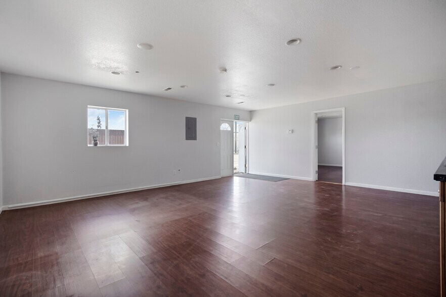 More Photos Of 110 W Walnut St, Brighton Industrial For Lease