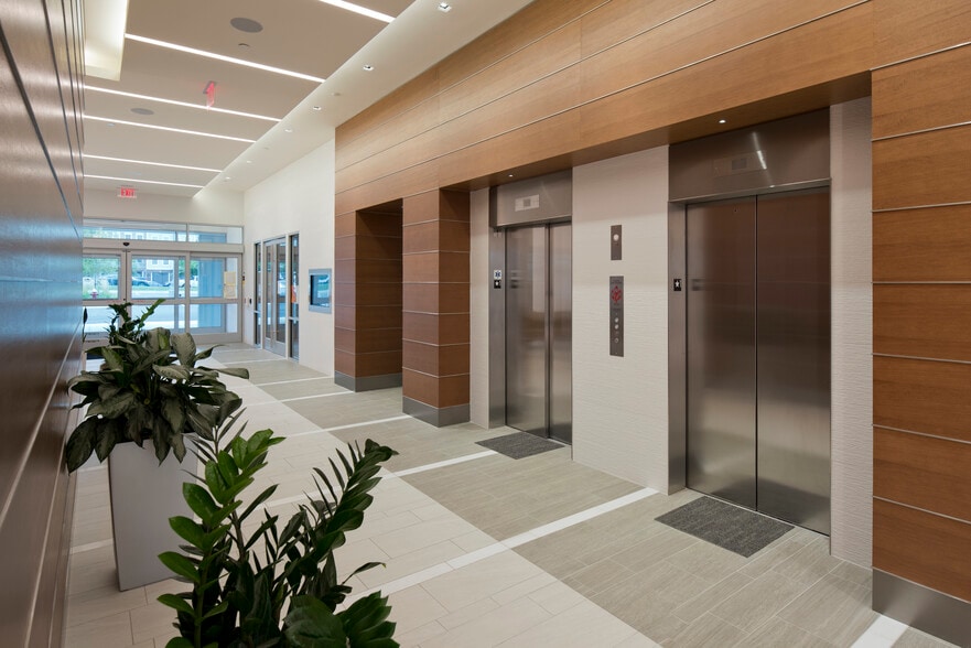 More Photos Of 24560 Southpoint Dr, Aldie Medical For Lease