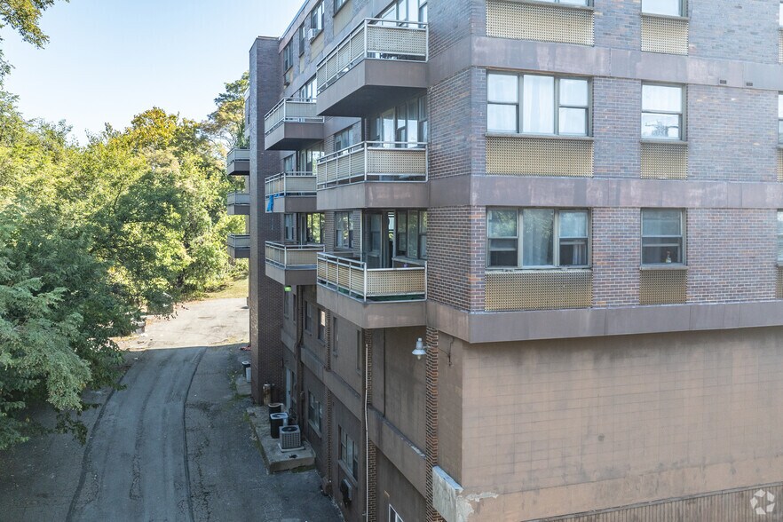 More Photos Of 11979 Frankstown Rd, Penn Hills Apartments For Lease