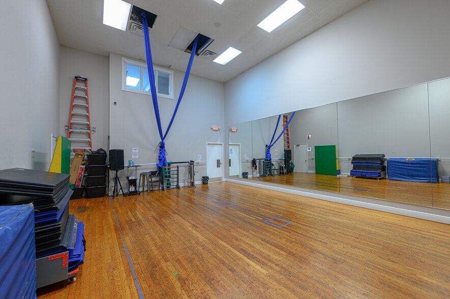 More Photos Of 10181 NW 58th St, Miami Warehouse For Lease