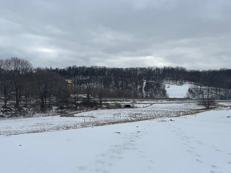 More Photos Of 797 Carlton Dr, Bentleyville Warehouse For Lease