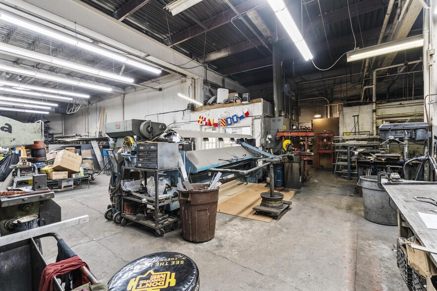 More Photos Of 914 E Main St, Stamford Warehouse For Sale