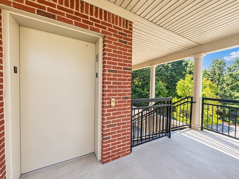 More Photos Of 501 S Main St, Alpharetta Medical For Lease
