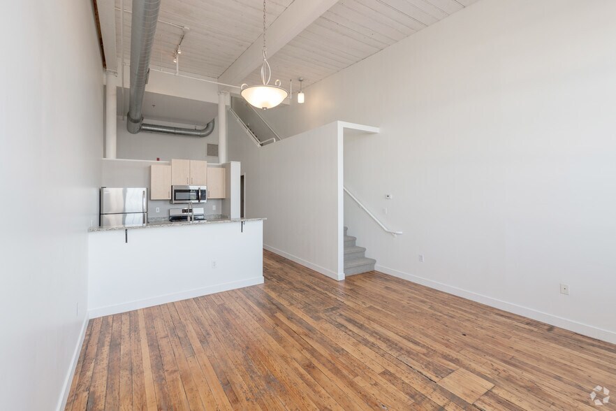 More Photos Of 166 Valley St, Providence Apartments For Sale