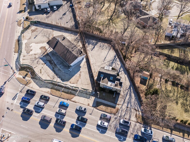 More Photos Of 1815 Dundee Rd, Northbrook Storefront Retail Office For Sale