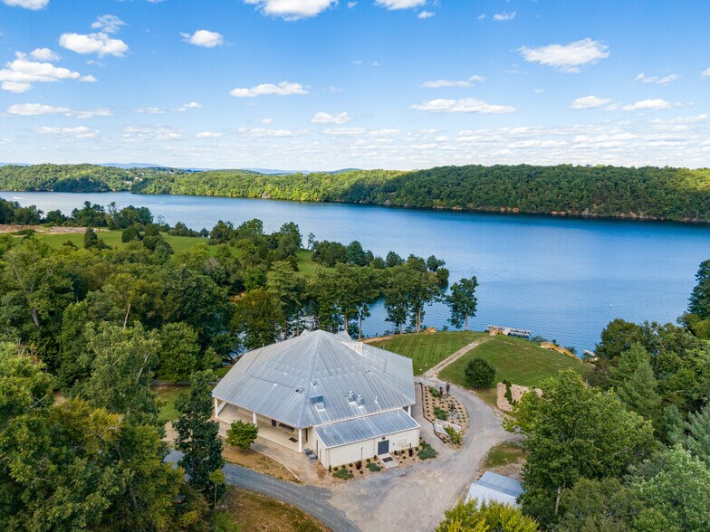 More Photos Of 4100 Adventure Base Rd, Radford Specialty For Sale