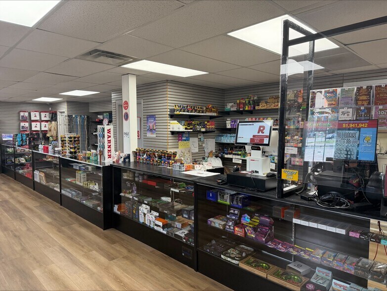 More Photos Of 6185 Dixie Hwy, Bridgeport General Retail For Sale