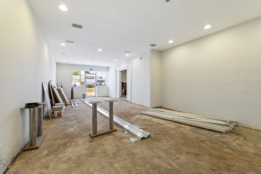 More Photos Of 5154-5200 W Beaver St, Jacksonville Warehouse For Lease