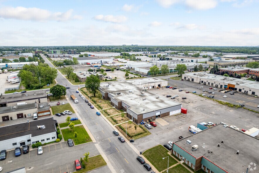 More Photos Of 640-652 Boul Guimond, Longueuil Warehouse For Sale