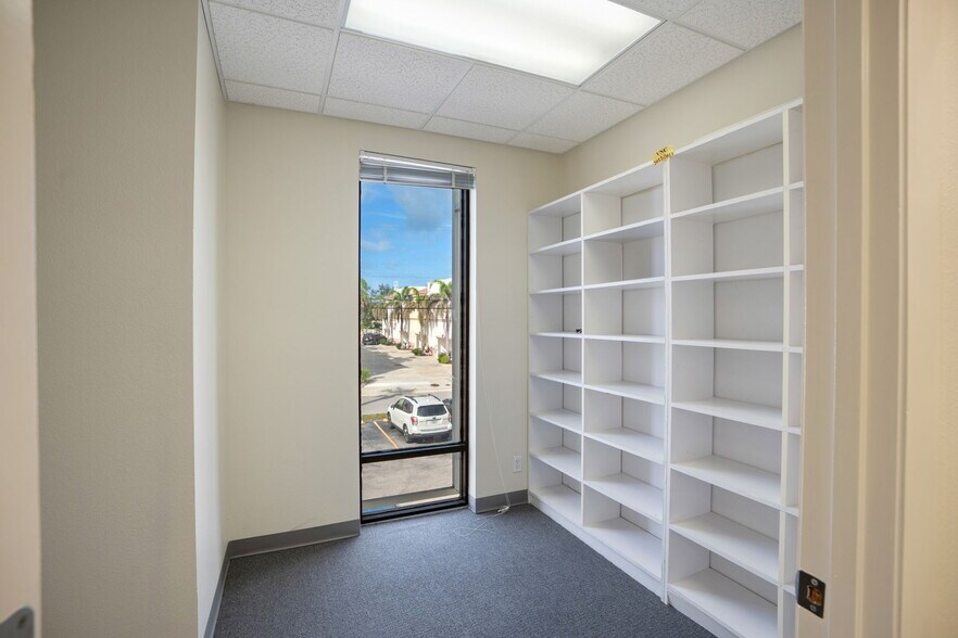 More Photos Of 400 S Tamiami Trl, Venice Medical For Sale