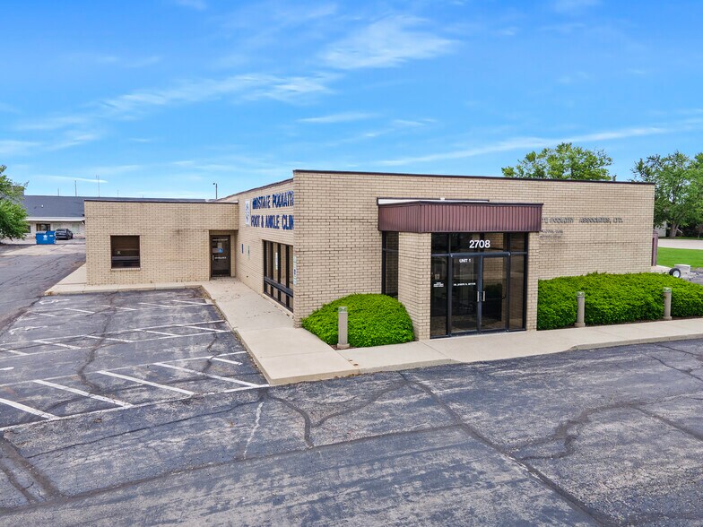 More Photos Of 2708 McGraw Dr, Bloomington Medical For Sale