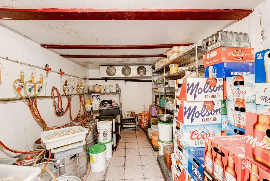 More Photos Of 231 St Paul St W, St Catharines General Retail For Sale