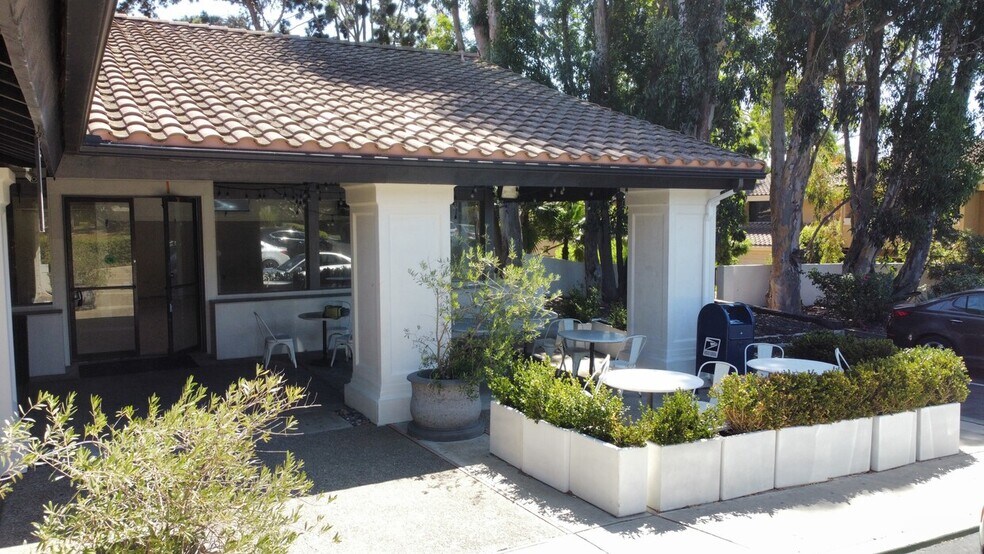 More Photos Of 6435-6437 Caminito Blythefield, La Jolla Office For Lease