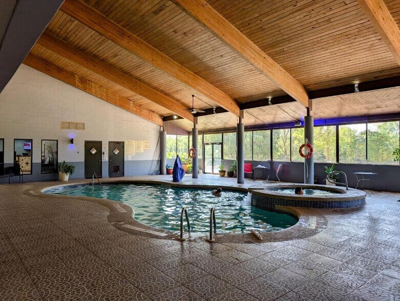 More Photos Of 2818 S Van Buren St, Enid Hotel For Sale