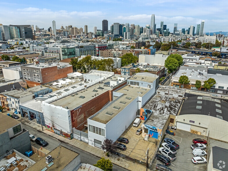 More Photos Of 460-464 9th St, San Francisco Loft Creative Space For Lease