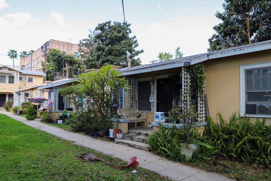 More Photos Of 1621 N Kingsley Dr, Los Angeles Apartments For Sale