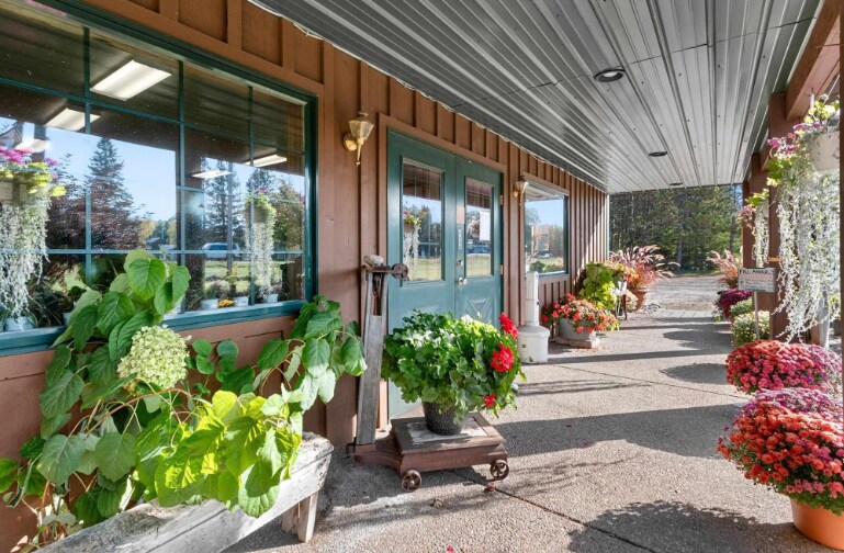 More Photos Of 4413 N Lake Rd S, Florence Garden Center For Sale
