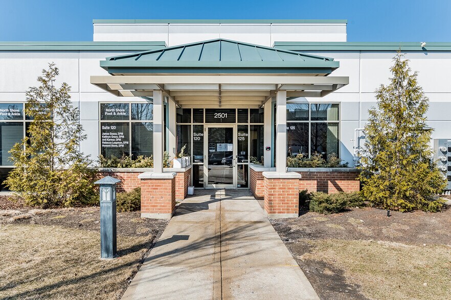 More Photos Of 2501 Compass Rd, Glenview Medical For Lease
