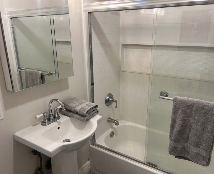 More Photos Of 34 W 38th Ave, San Mateo Multifamily For Sale