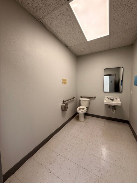 More Photos Of 5407 S McColl Rd, Edinburg Medical For Lease