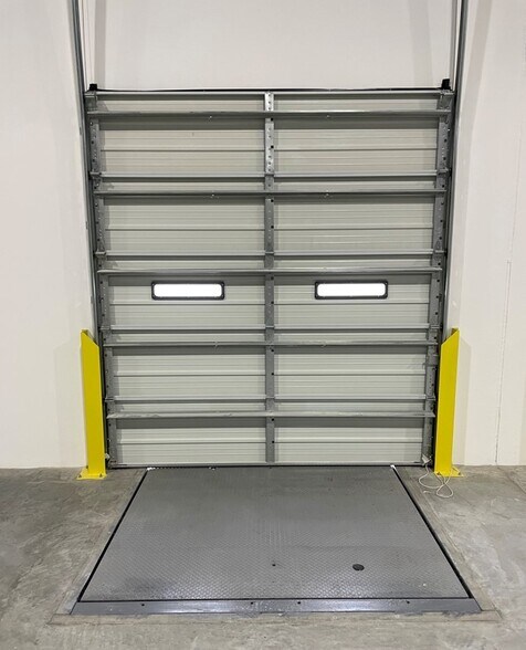 More Photos Of 7737 Cherokee Rd, Katy Distribution For Sale