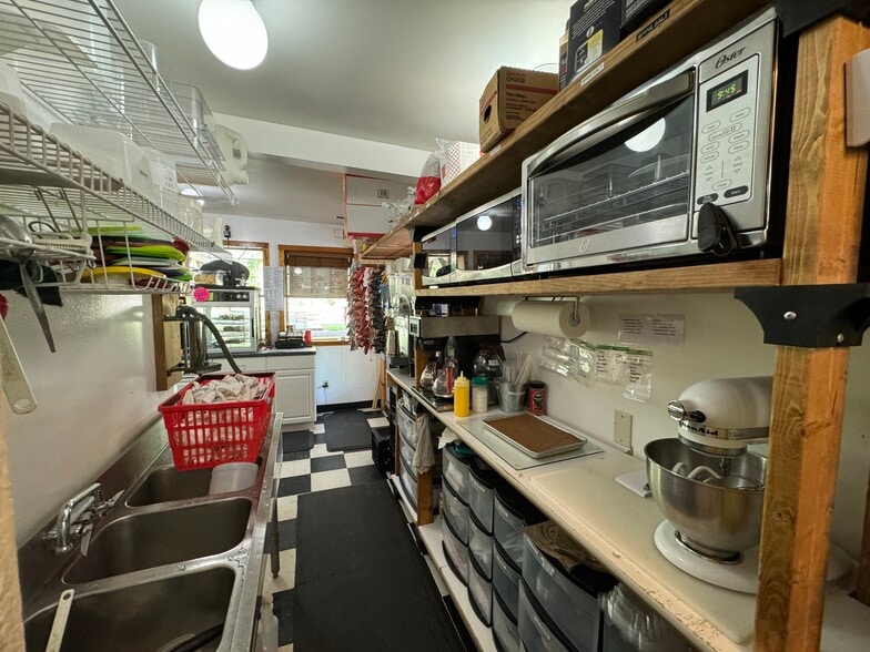 More Photos Of 482 N Sage Lake Rd, Hale Freestanding For Sale