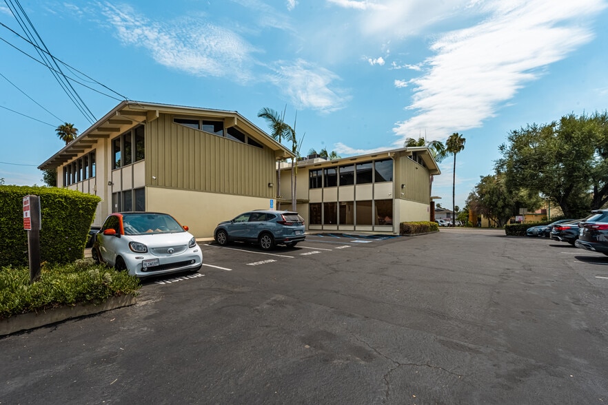 More Photos Of 1661 E Chapman Ave, Fullerton Office For Sale