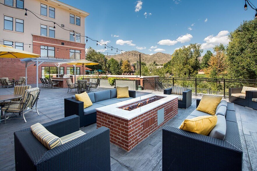 More Photos Of 1027 Washington Ave, Golden Apartments For Lease