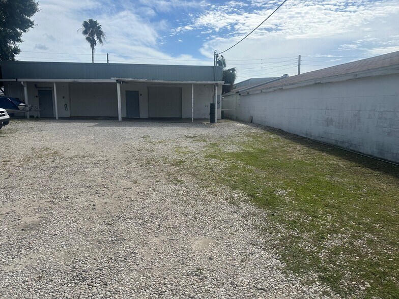 More Photos Of 1786 Hercules Ave, Clearwater Warehouse For Lease