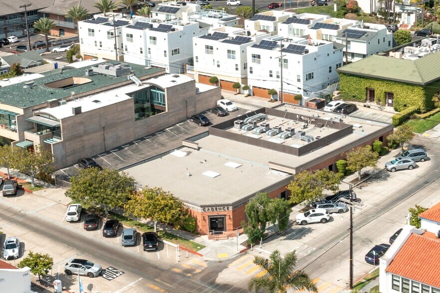 More Photos Of 7701 Herschel Ave, La Jolla Medical For Sale