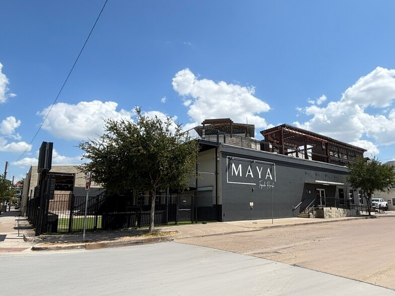 More Photos Of 1005 Norwood St, Fort Worth Restaurant For Lease