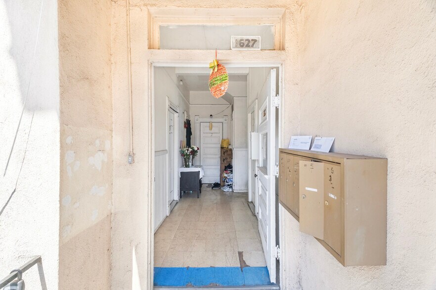 More Photos Of 1627 S Burlington Ave, Los Angeles Apartments For Sale