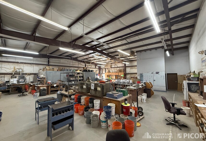 More Photos Of 1425 E Apache Park Pl, Tucson Light Manufacturing For Sale
