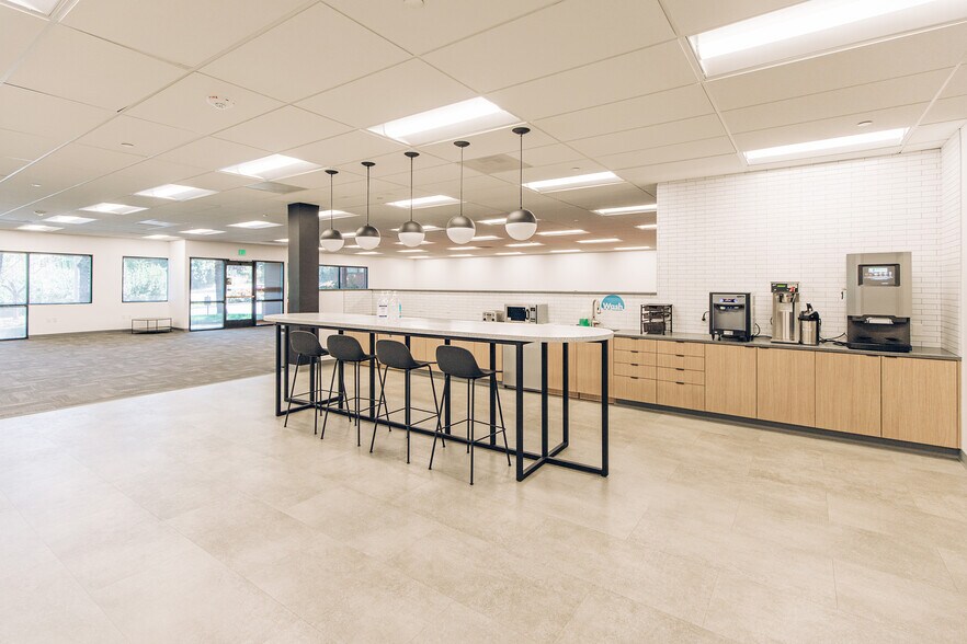 More Photos Of 7600-7646 SW Mohawk St, Tualatin Office For Lease