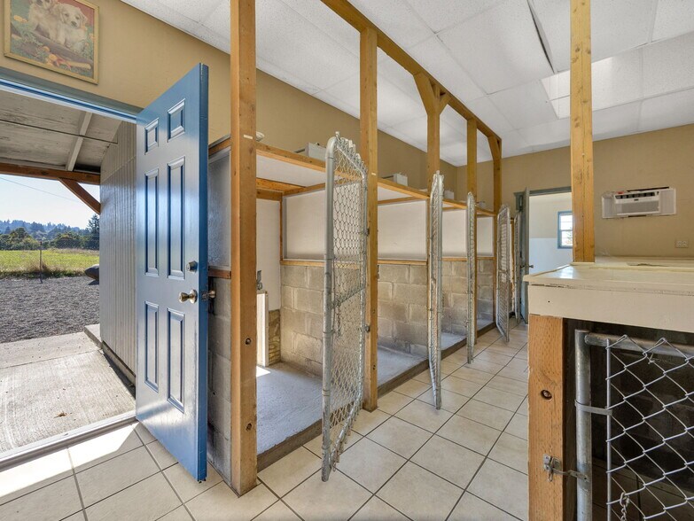 More Photos Of 44434 SE Coalman Rd, Sandy Light Manufacturing For Sale