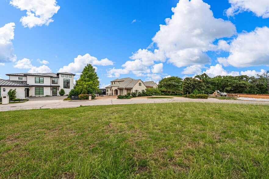 More Photos Of The Enclave, Waco Land For Sale