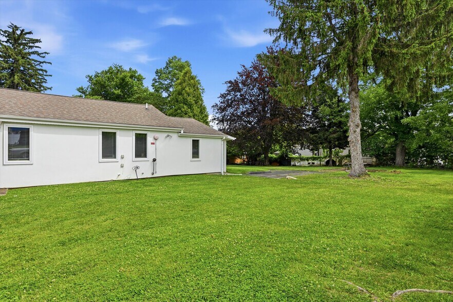 More Photos Of 103 Garris Rd, Downingtown Medical For Sale