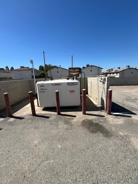 More Photos Of 1919 Columbus St, Bakersfield Warehouse For Sale