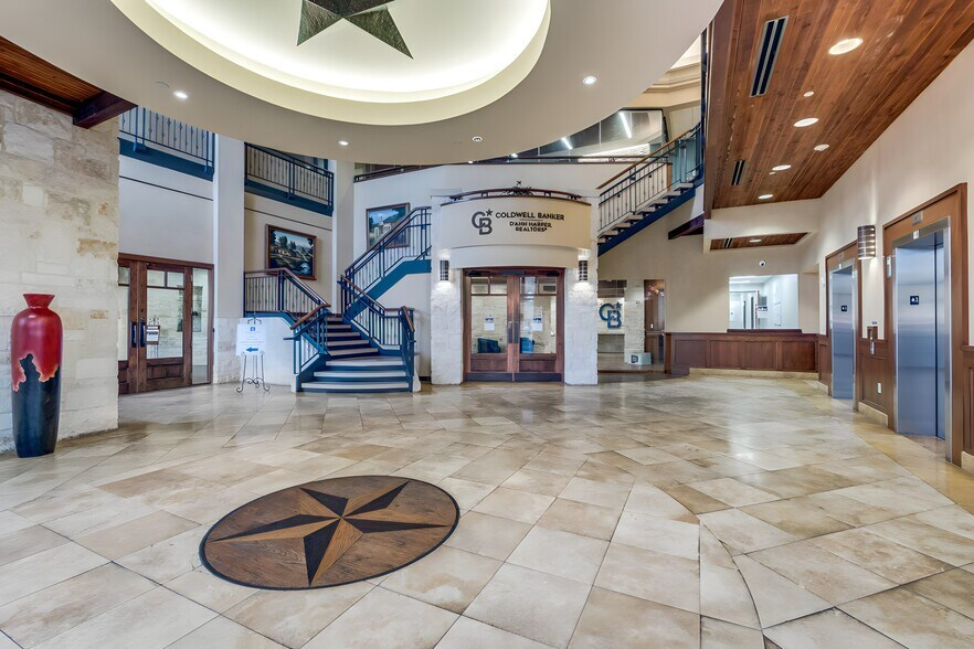 More Photos Of 18756 Stone Oak Pky, San Antonio Office For Lease