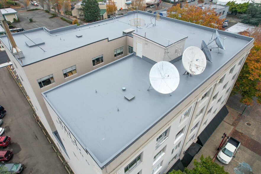 More Photos Of 320 Central Ave, Coos Bay Office For Sale