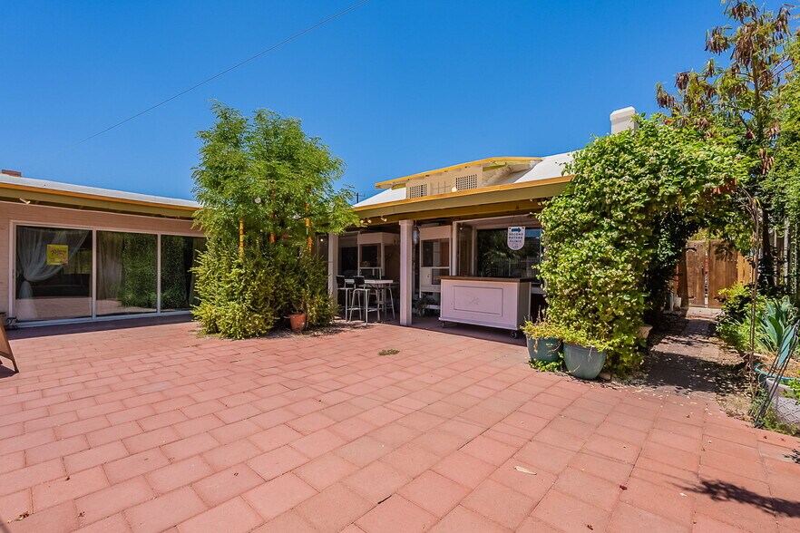 More Photos Of 7140 E 1st Ave, Scottsdale Storefront For Sale