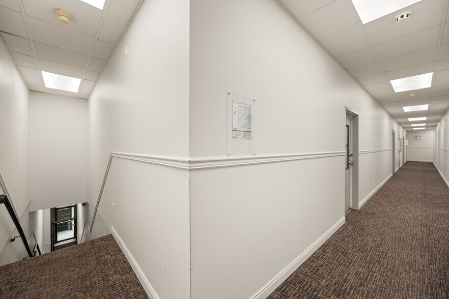 More Photos Of 33386 S Fraser Way, Abbotsford Freestanding For Sale