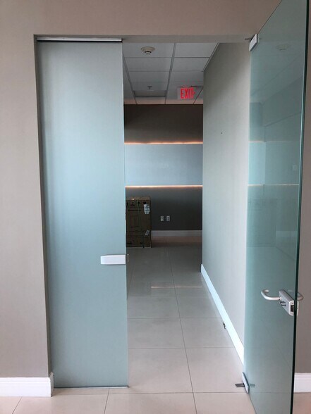 More Photos Of 175 SW 7th St, Miami Medical For Sale