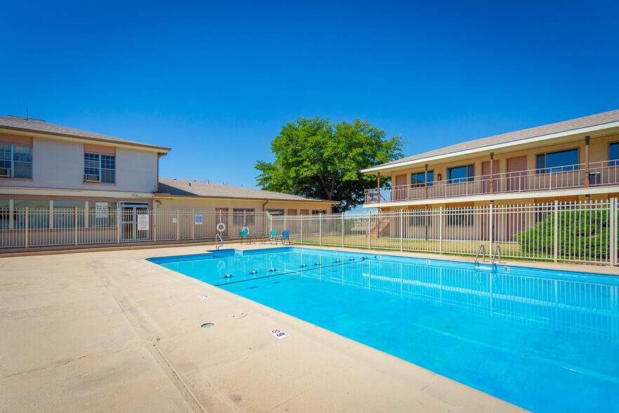 More Photos Of 2803 W 2nd St, Roswell Hotel For Sale